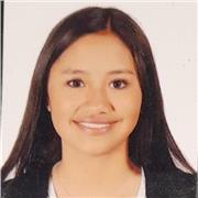 Me definido como una chica que enseña, pero que igualmente aprende de sus estudiantes, desde hace 6 años soy bailarina y me apasione tanto por esto que decidí enseñarlo